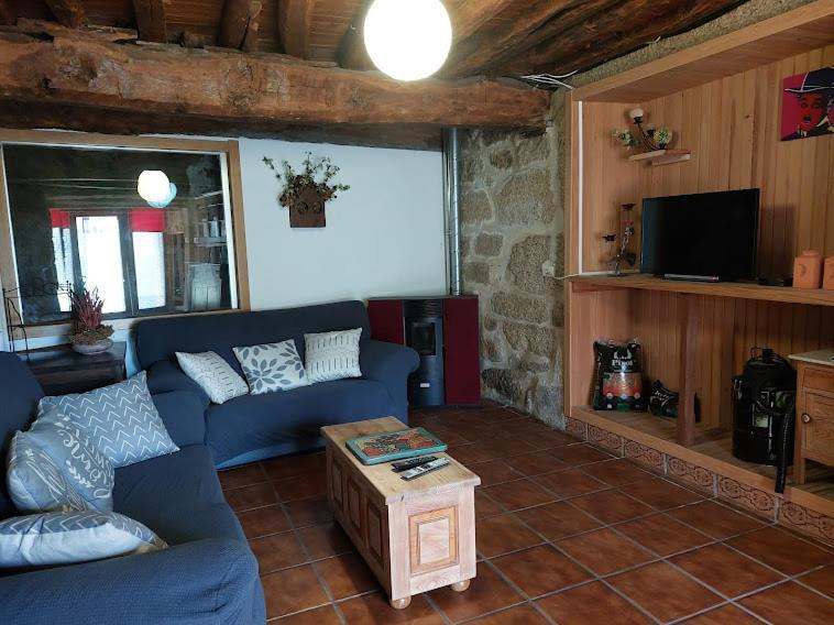 La Casa De Las Rocas - En La Ribeira Sacra Nogueira De Ramuin Luaran gambar