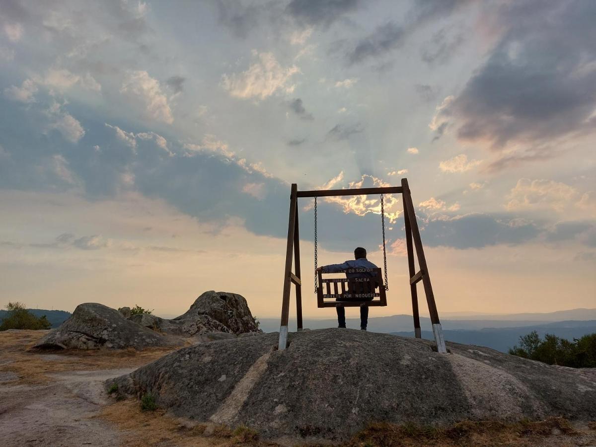 La Casa De Las Rocas - En La Ribeira Sacra Nogueira De Ramuin Luaran gambar