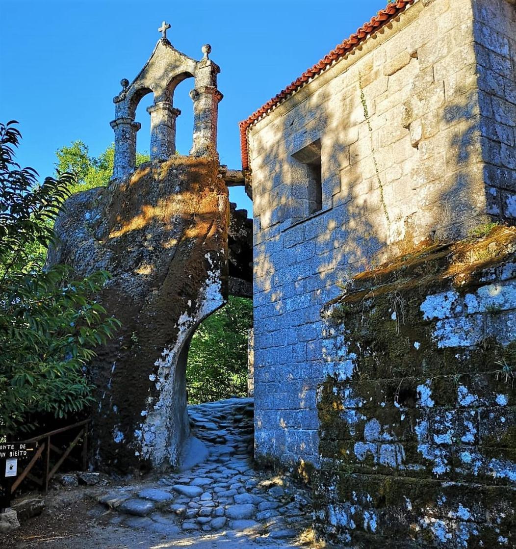 La Casa De Las Rocas - En La Ribeira Sacra Nogueira De Ramuin Luaran gambar