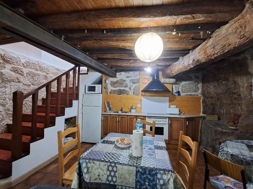 La Casa De Las Rocas - En La Ribeira Sacra Nogueira De Ramuin Luaran gambar